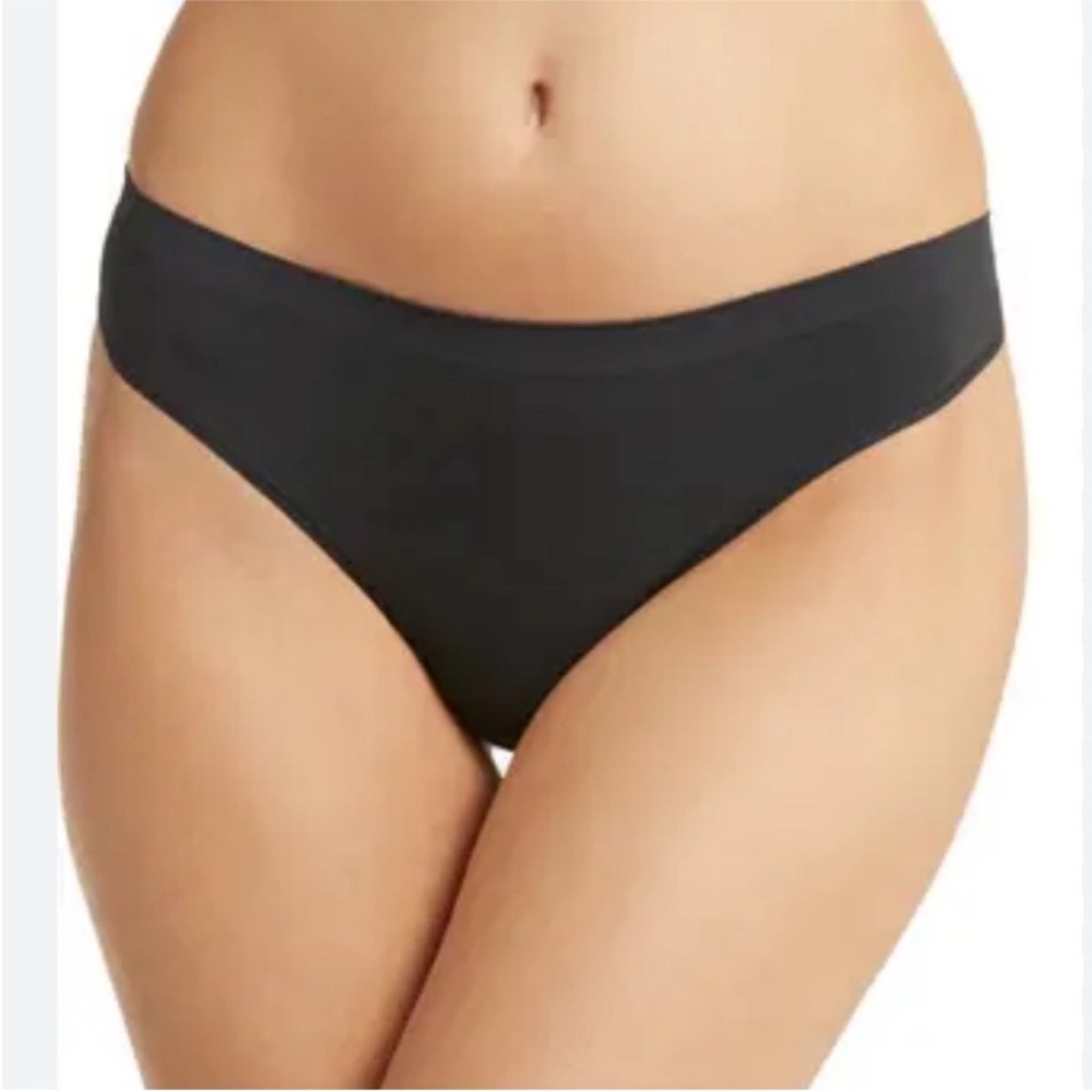 NWT SKIMS smoothing seamless thong in ECLIPSE